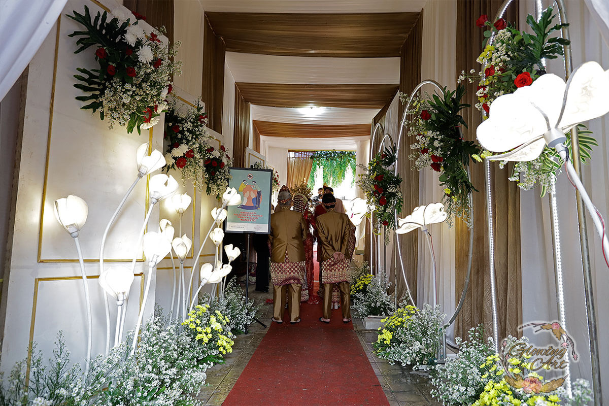 Riri Recky Dekorasi  Wedding Murah Cantik di Bandung 